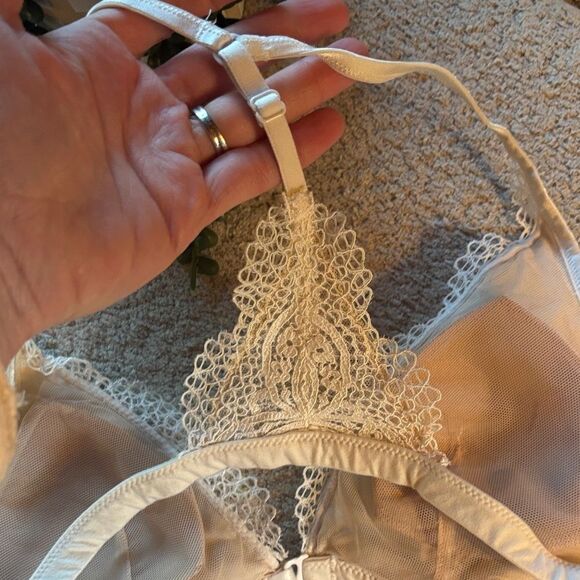 Lace Intimates Set in Cream - Picture 6 of 14